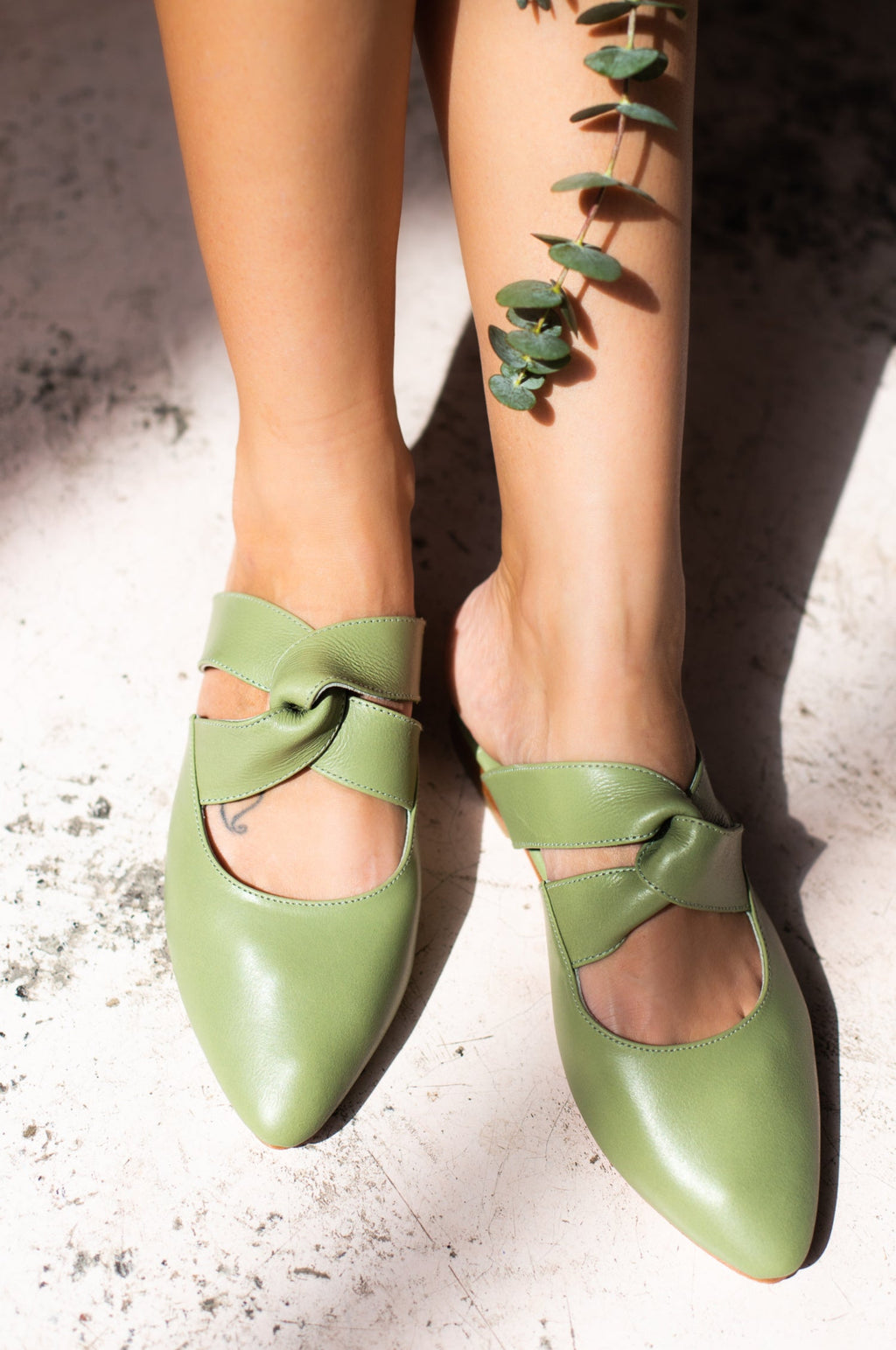Taj Mahal Pointy Toe Leather Mules